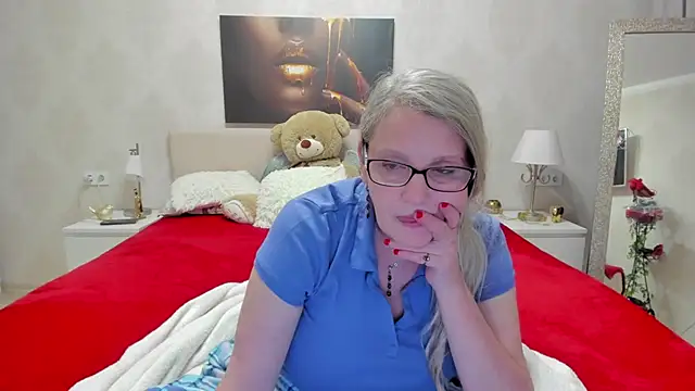 irinamaux online show from February 2025 09:32:01 PM