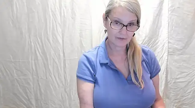 irinamaux online show from February 2025 05:06:01 PM