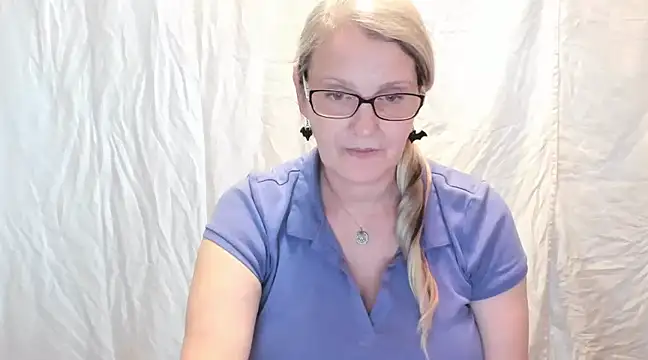 irinamaux online show from February 2025 01:51:01 PM