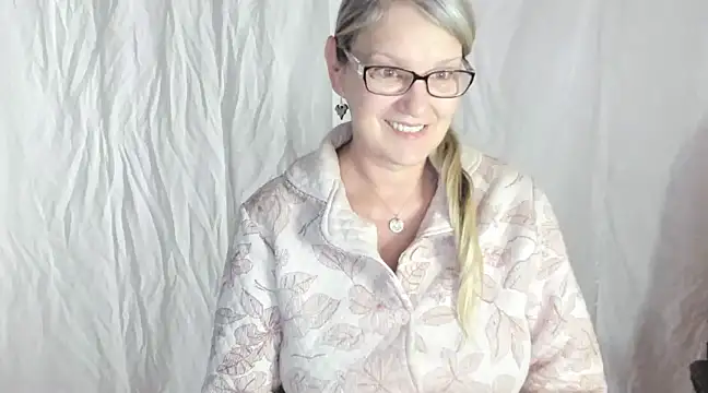 irinamaux online show from February 2025 08:40:01 AM