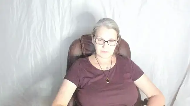 irinamaux online show from February 2025 08:22:01 PM