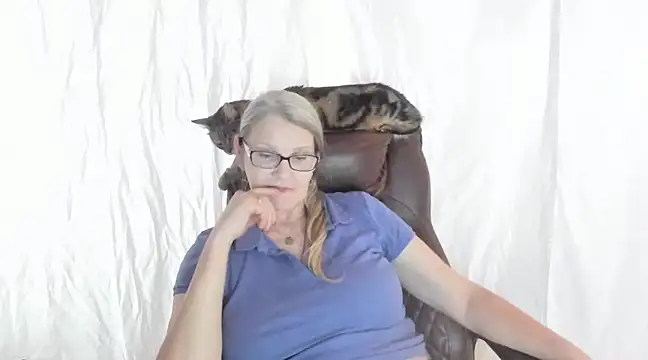 irinamaux online show from February 2025 11:41:01 AM