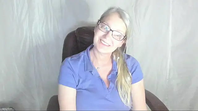 irinamaux online show from March 2025 04:09:02 PM