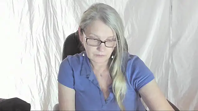 irinamaux online show from March 2025 08:51:01 AM