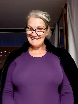 irinamaux online show from September 2025 06:02:02 AM