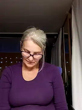 irinamaux online show from October 2025 07:20:02 PM