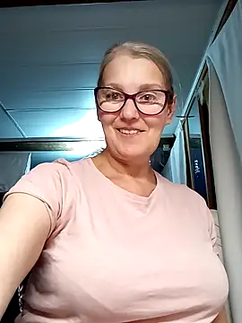 irinamaux online show from October 2025 02:14:02 PM