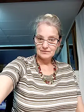 irinamaux online show from October 2025 04:51:02 PM