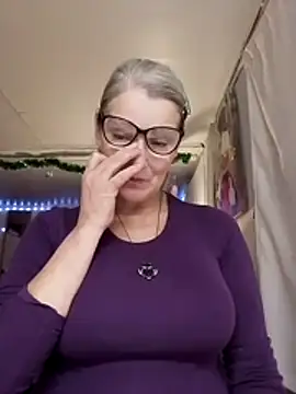 irinamaux online show from November 2025 01:14:02 PM