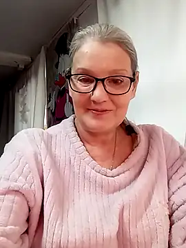 irinamaux online show from February 2026 12:01:02 PM