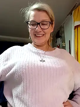 irinamaux online show from April 2026 05:03:01 PM