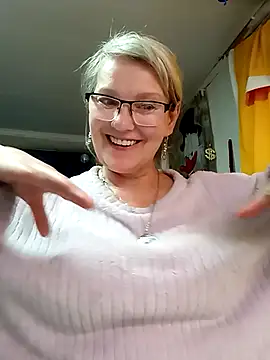 irinamaux online show from April 2026 12:31:01 PM