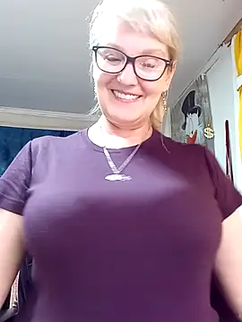 irinamaux online show from May 2026 05:20:01 PM