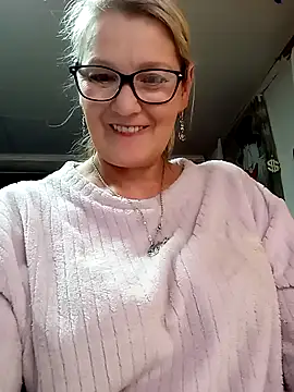 irinamaux online show from May 2026 03:39:02 PM