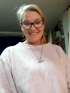 irinamaux online show from May 2026 02:45:01 PM