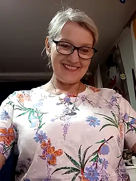 irinamaux online show from May 2026 08:41:01 AM