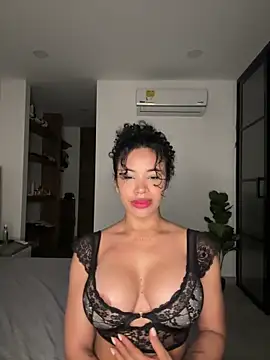 Snapshot of Brunettexio chatting on February 2025 11:17:01 PM Brunettexio online show from February 2025 11:17:01 PM