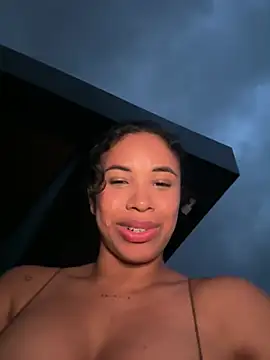 Snapshot of Brunettexio chatting on February 2025 11:24:01 PM Brunettexio online show from February 2025 11:24:01 PM