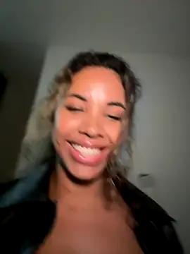 Snapshot of Brunettexio chatting on October 2025 11:51:02 PM Brunettexio online show from October 2025 11:51:02 PM