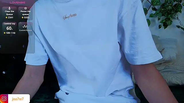 Snapshot of Levii_Ackermann chatting on November 2025 02:50:01 PM Levii Ackermann online show from November 2025 02:50:01 PM