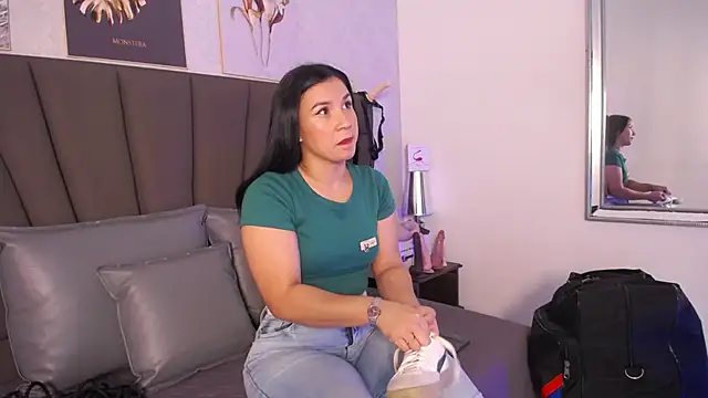 Sofi Perez  online show from May 2026 11:27:01 AM