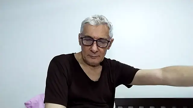 BIGUNCUTHARDCOCK online show from April 2026 02:26:01 PM