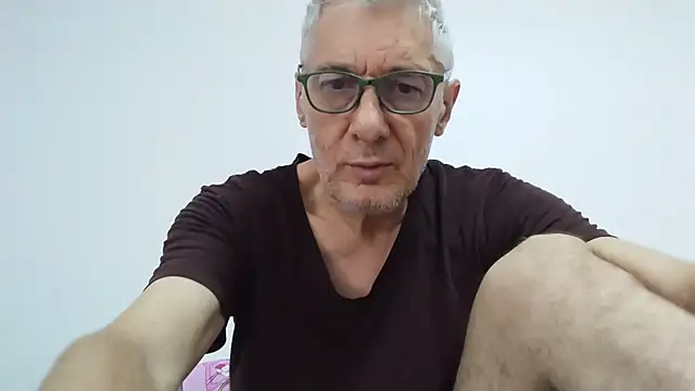 BIGUNCUTHARDCOCK online show from May 2026 01:13:01 AM