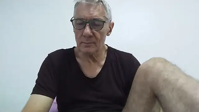 BIGUNCUTHARDCOCK online show from June 2026 12:01:02 AM