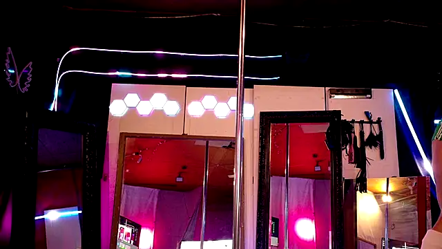 MadisonMarie online show from October 2025 06:01:01 AM