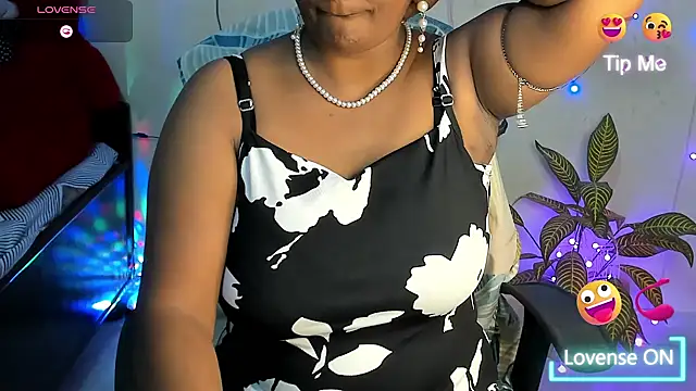 Snapshot of Love_Winss chatting on September 2025 03:06:02 AM Love Winss online show from September 2025 03:06:02 AM