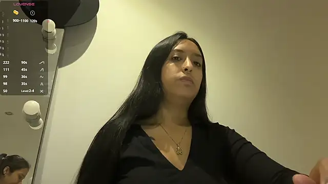 Snapshot of 2SummerLove1 chatting on February 2025 12:27:02 AM 2SummerLove1 online show from February 2025 12:27:02 AM