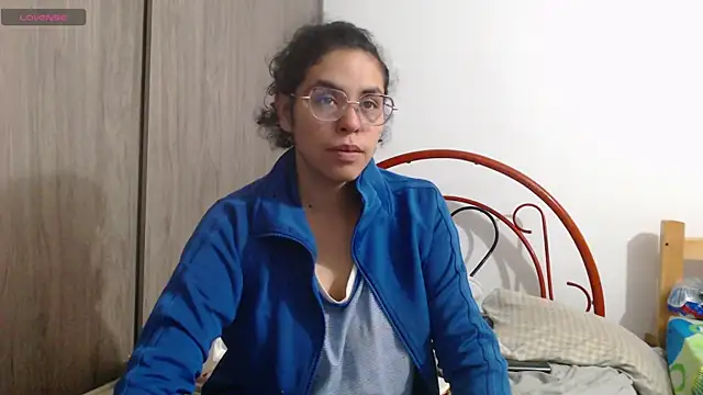 Snapshot of Anne_purple chatting on December 2024 05:22:01 PM Anne purple online show from December 2024 05:22:01 PM