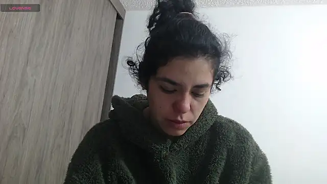 Snapshot of Anne_purple chatting on March 2025 01:43:02 PM Anne purple online show from March 2025 01:43:02 PM