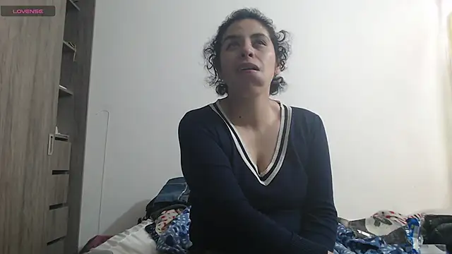 Snapshot of Anne_purple chatting on March 2025 04:04:02 PM Anne purple online show from March 2025 04:04:02 PM