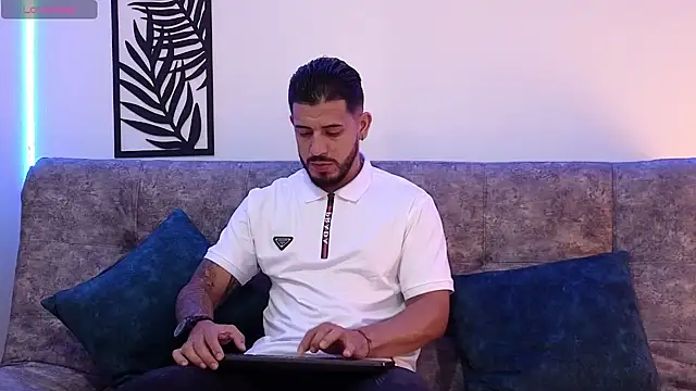 Snapshot of Bruno_Mattos chatting on December 2024 06:06:02 PM Bruno Mattos online show from December 2024 06:06:02 PM