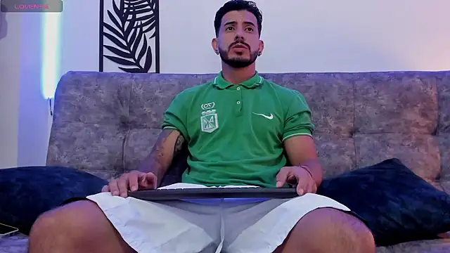 Snapshot of Bruno_Mattos chatting on January 2025 11:35:02 PM Bruno Mattos online show from January 2025 11:35:02 PM