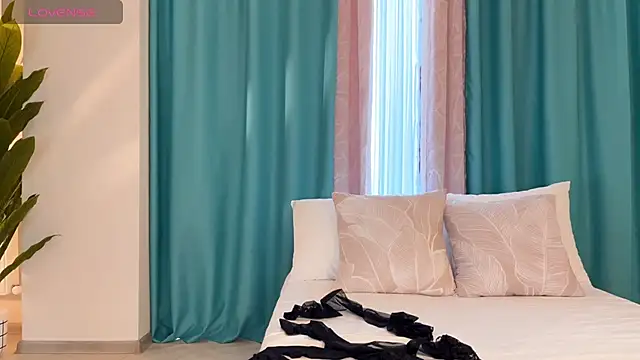 Snapshot of UrGoddessJenny chatting on June 2026 01:35:02 PM UrGoddessJenny online show from June 2026 01:35:02 PM