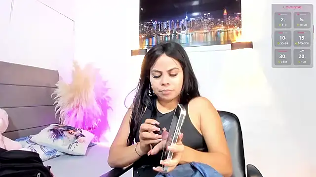 Snapshot of Julieta_Coopeer_ chatting on May 2026 10:41:02 AM Julieta Coopeer online show from May 2026 10:41:02 AM