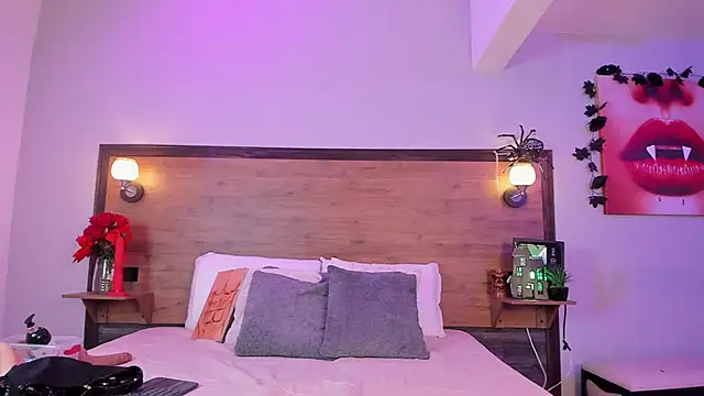 EmmaBakeer online show from October 2025 10:59:02 AM