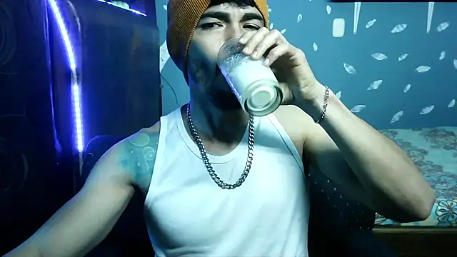 Snapshot of ponzothc chatting on April 2026 08:50:01 PM ponzothc online show from April 2026 08:50:01 PM