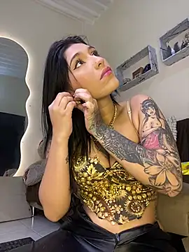 Snapshot of Sweetie_Arianna chatting on February 2025 08:21:02 AM Sweetie Arianna online show from February 2025 08:21:02 AM