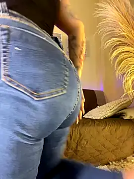 Snapshot of Sweetie_Arianna chatting on October 2025 03:01:02 AM Sweetie Arianna online show from October 2025 03:01:02 AM