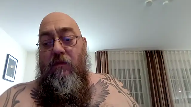 Lederbikerhn online show from April 2026 08:47:01 PM