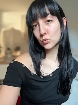 Snapshot of _Juliette chatting on March 2026 09:36:02 AM Juliette online show from March 2026 09:36:02 AM