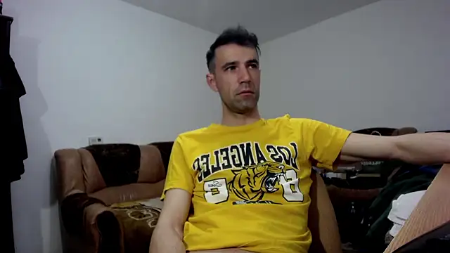 I like older menn online show from March 2026 07:19:02 AM