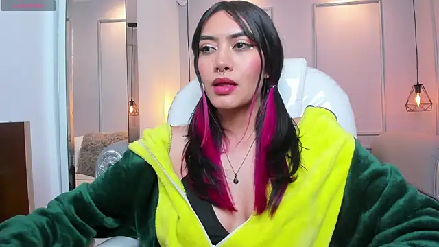 AzuraKindong online show from March 2025 10:20:01 PM