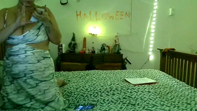 Snapshot of ExoticVibes69 chatting on October 2025 12:25:01 AM ExoticVibes69 online show from October 2025 12:25:01 AM