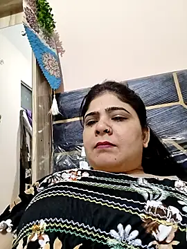 Snapshot of Husnpari20 chatting on April 2026 05:19:08 AM Husnpari20 online show from April 2026 05:19:08 AM