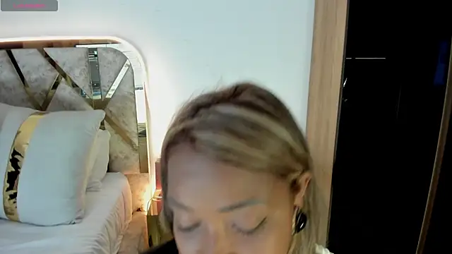 Snapshot of Jadee_j chatting on September 2025 08:53:01 PM Jadee j online show from September 2025 08:53:01 PM