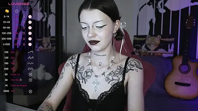 Snapshot of prettybones chatting on December 2024 09:48:02 AM prettybones online show from December 2024 09:48:02 AM